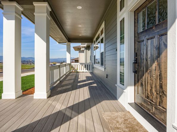 4137 Shamrock Dr, Medford, OR 97504