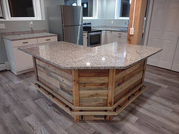3rd image of 137 Spring Hill Rd #1