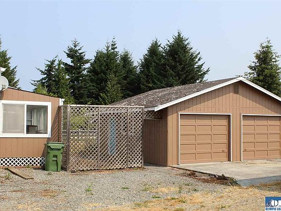 5th image of 221 Mar Vista Way
