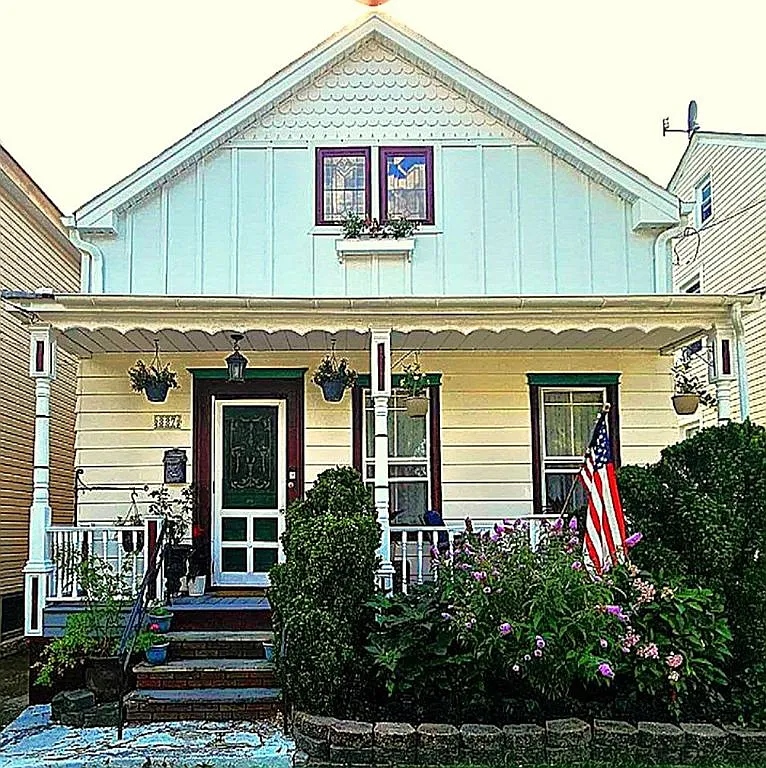 327 Van Dyke Ave photo 1