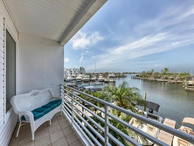 8272 Harborside Cir — Photo 20