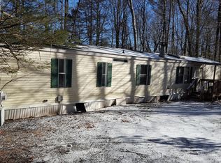 180 Southerton Ln, Greentown, PA 18426