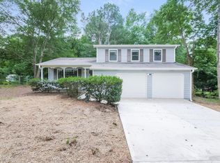 915 Stormy Ln, Jonesboro, GA