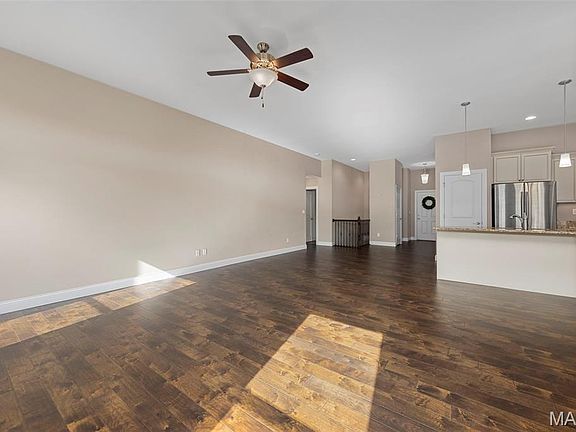 4th image of 409 Dames Park Dr