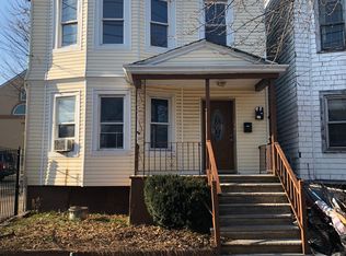 121 Palm St #2, Newark, NJ 07106