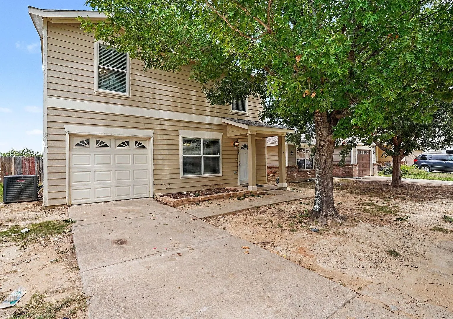 Welcome to 1733 Vineridge Lane in desirable Burleson! — Photo 1