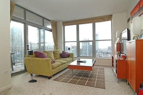 2nd image of 600 N Dearborn St APT 1902
