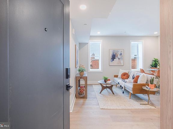 2nd image of 933 N St NW #407