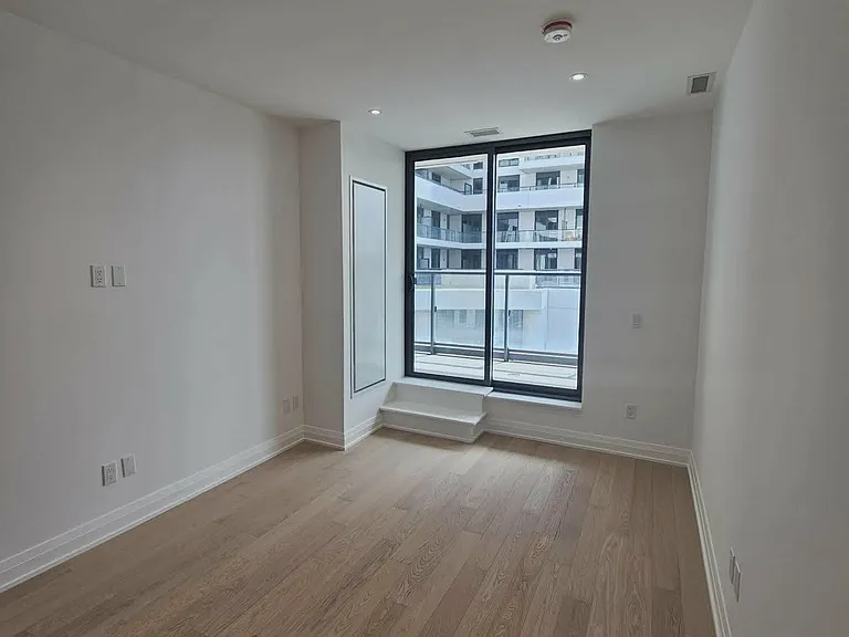505 Glencairn Ave #202 — Photo 9