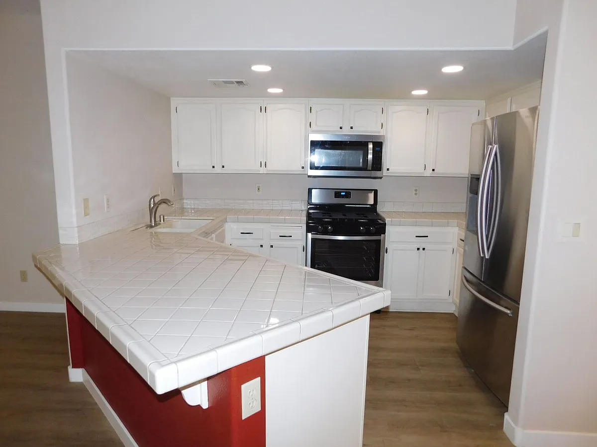 Building Photo - 8301 Boseck Dr #115