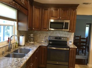 802 E Windhorst Rd, Seffner, FL 33584