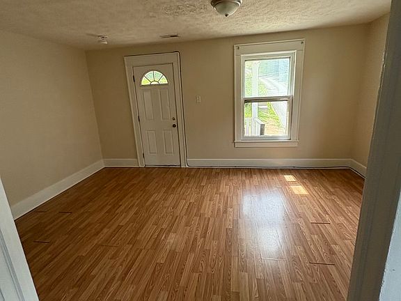 5th image of 509 Locust Ave