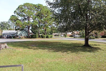 4th image of 244 Echo Cir