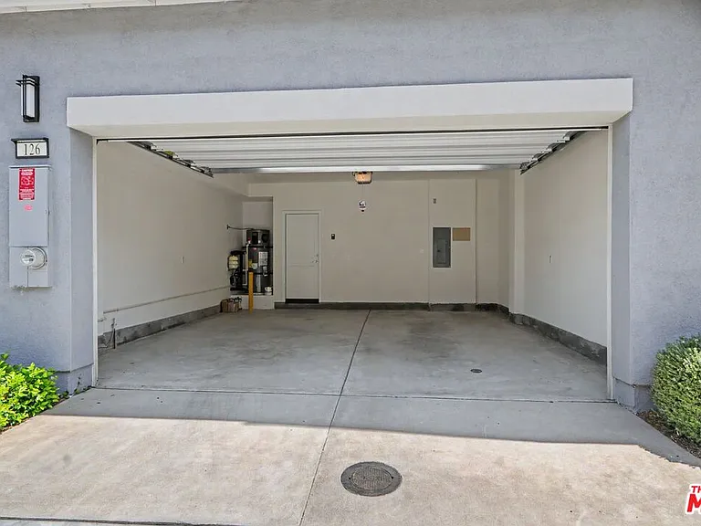 126 Hazel Dr — Photo 19