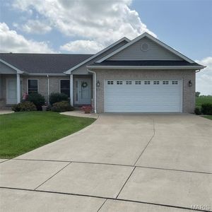 95 Crimson Ct #B, Highland, IL, 62249