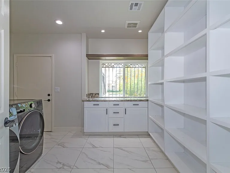 60 E Levi Ave — Photo 35
