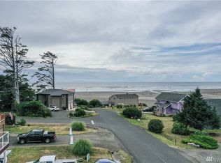 13 Diamond Dr, Pacific Beach, WA 98571
