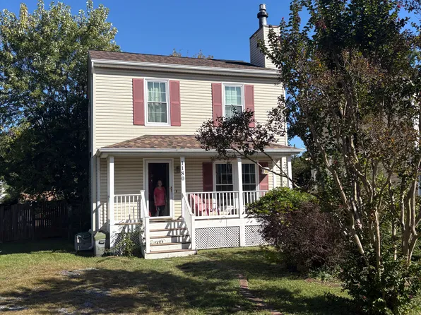 1180 Oak Ave, Shady Side, MD 20764