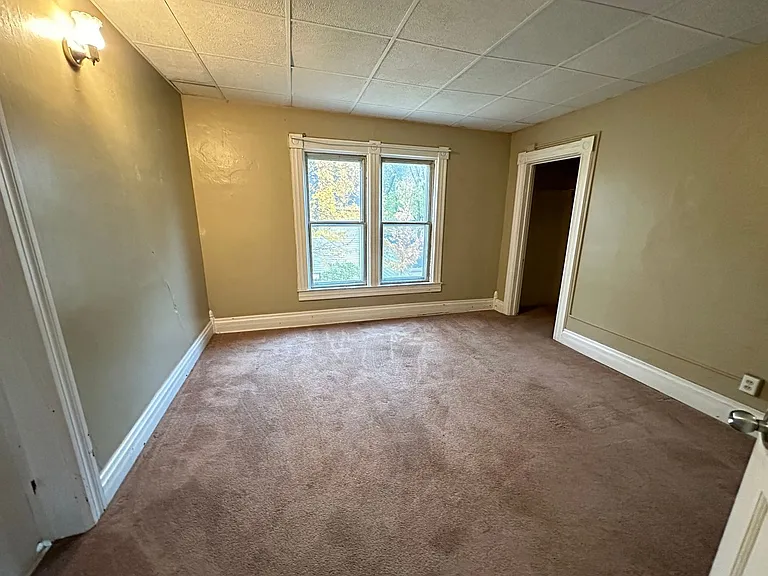 137 Park St — Photo 6