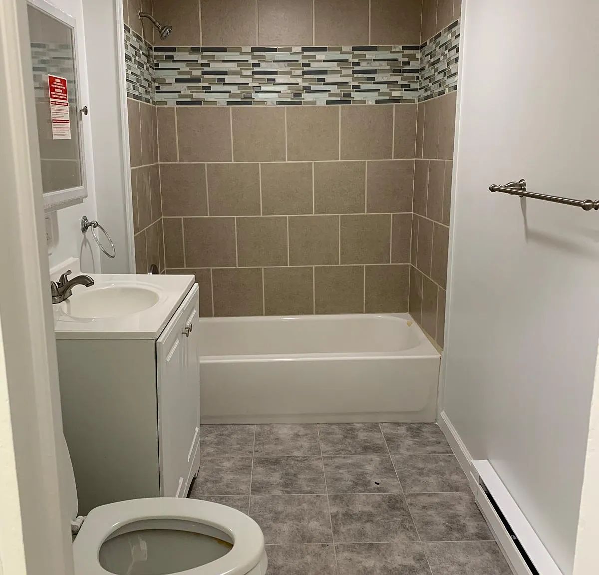 2 bed, 2808 sqft, $1,600 — Photo 3