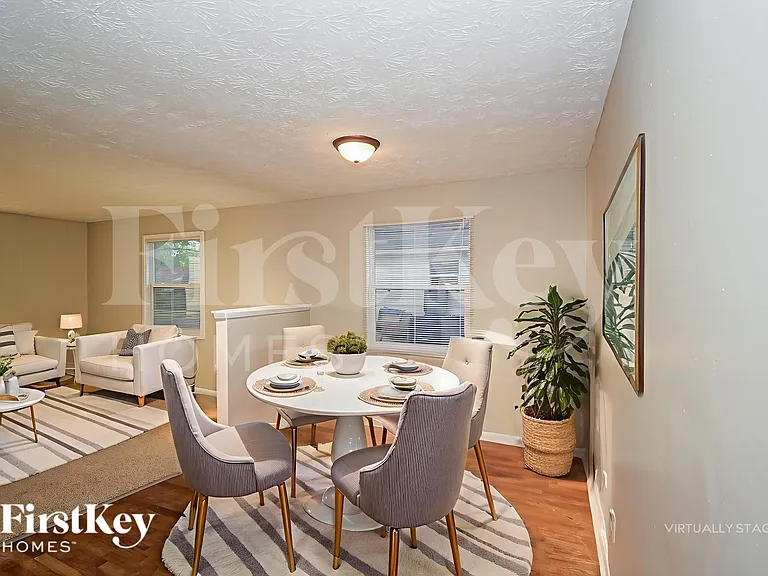 4601 N Richardt Ave — Photo 6