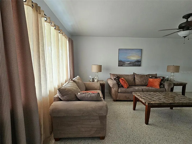 1703 Amhurst Cir — Photo 11