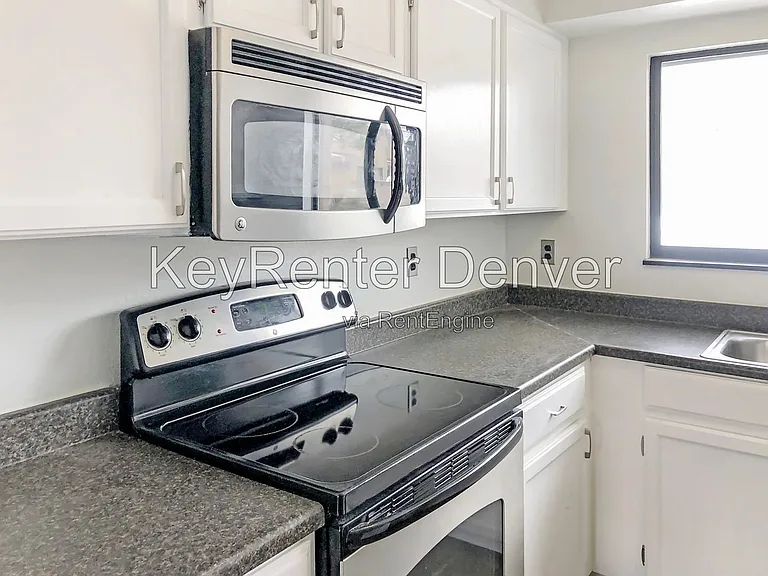 318 Wright St #202 — Photo 5
