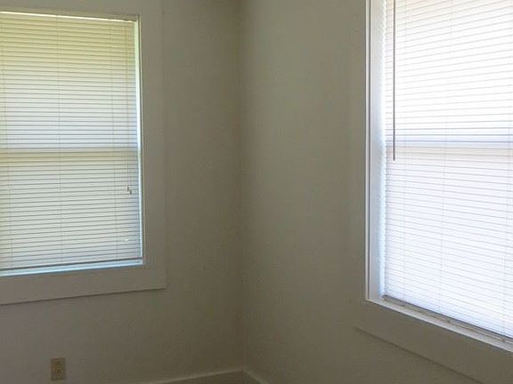 2nd image of 723 McKenzie St
