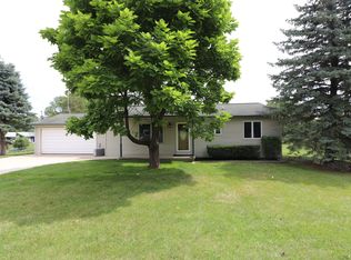 951 Old Plank Rd, Milford, MI 48381