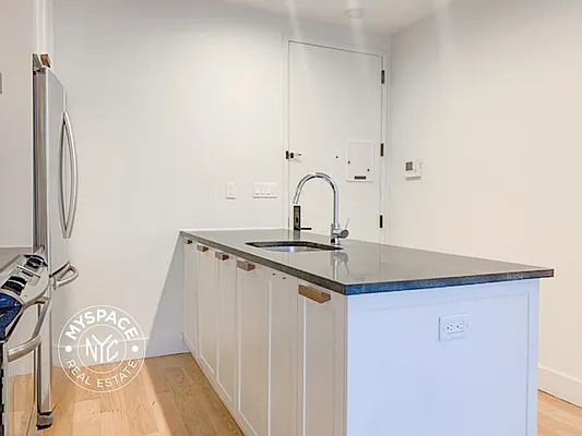 Rented by MySpaceNYC | media 50