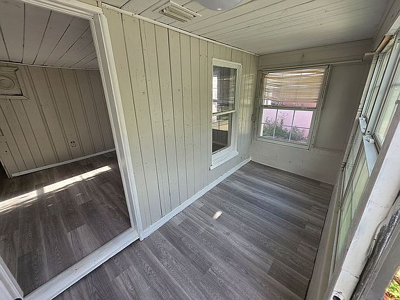 3rd image of 1165 W 24th St