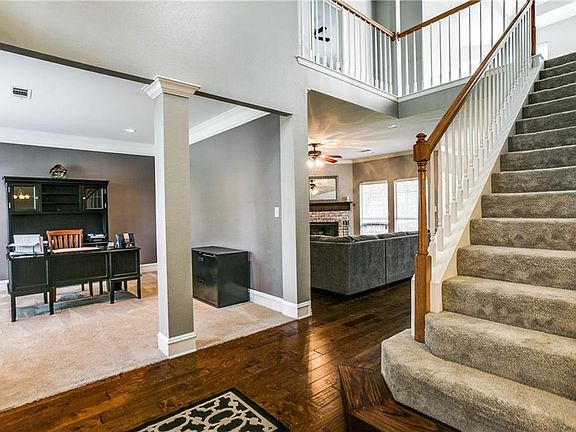 5th image of 2823 Mayfair Ln
