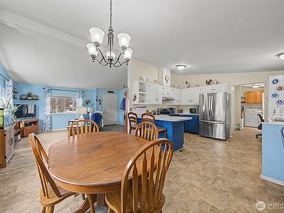 5th image of 7581 Rainier NE