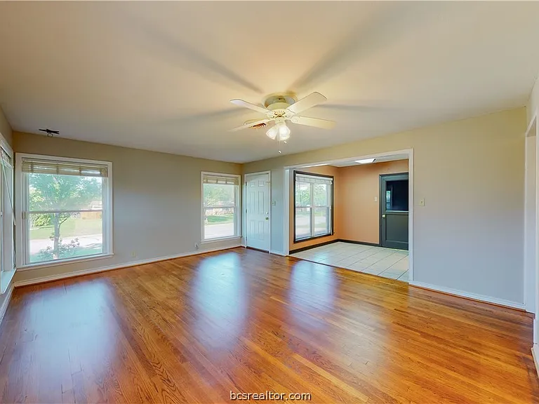 2104 Elmwood Dr — Photo 15