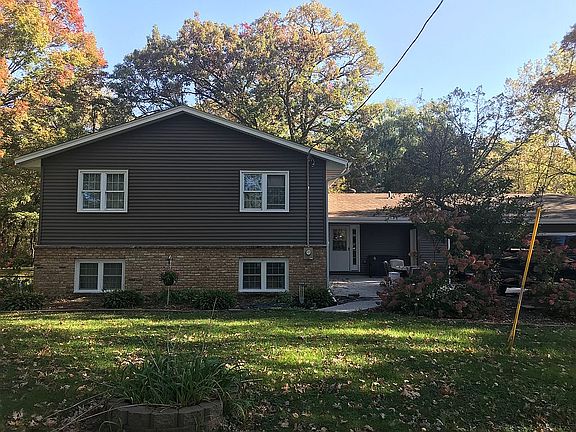 2nd image of 18233 Nowthen Blvd NW