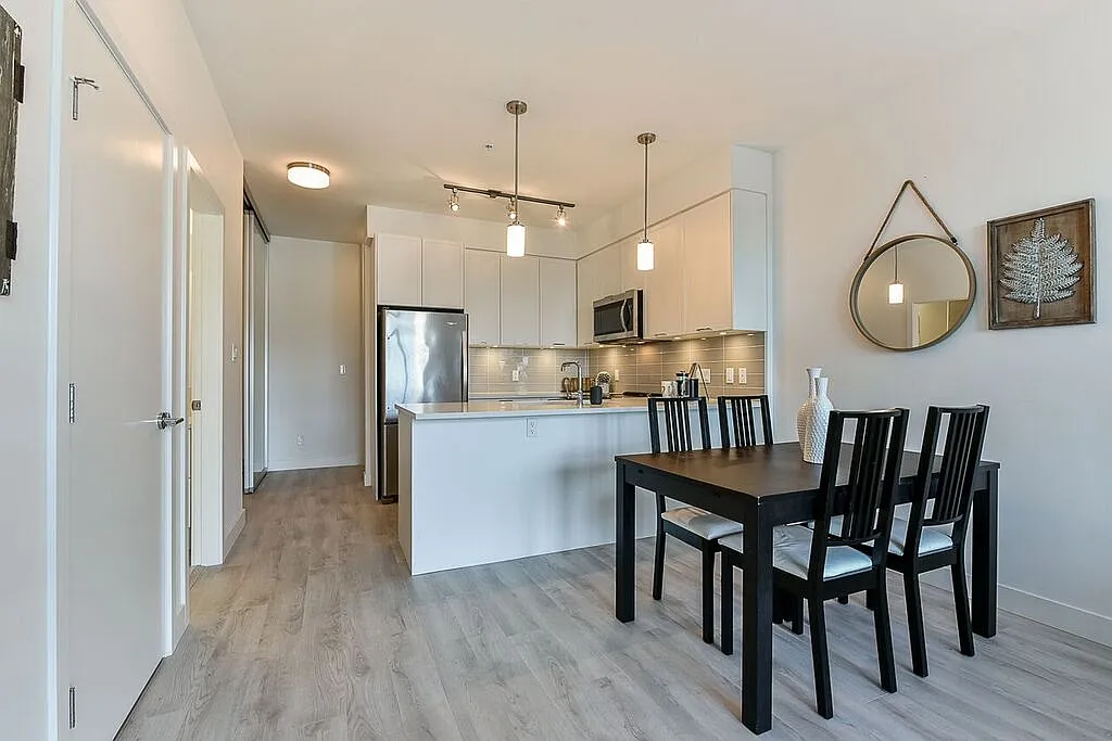 Gauthier Ave, Coquitlam — Photo 4