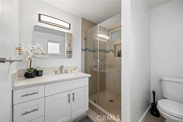 1436 Irvine Ave — Photo 12