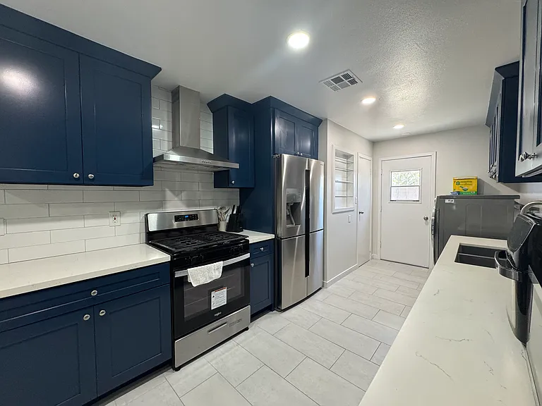 2026 W Orange Ave — Photo 3