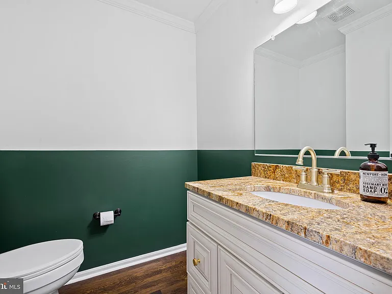 328 Countryside Ct — Photo 13