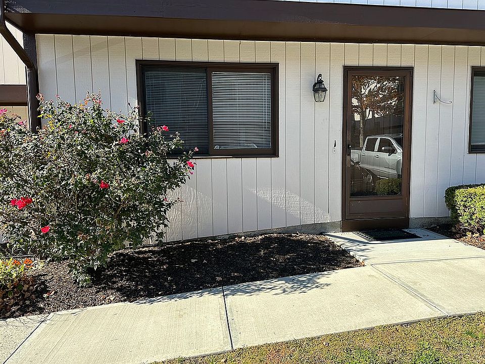 1st image of 27 Crows Nest Ln Unit 1I