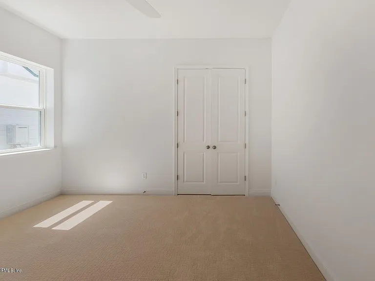 28 Stansbury Ln — Photo 12