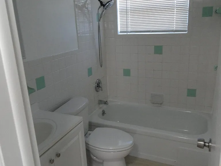 Cherrywood Dr — Photo 11