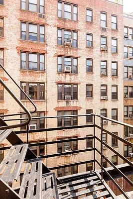 Rented by Mirador Real Estate | media 13