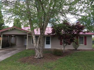 606 Old Perry Rd, Kathleen, GA 31047