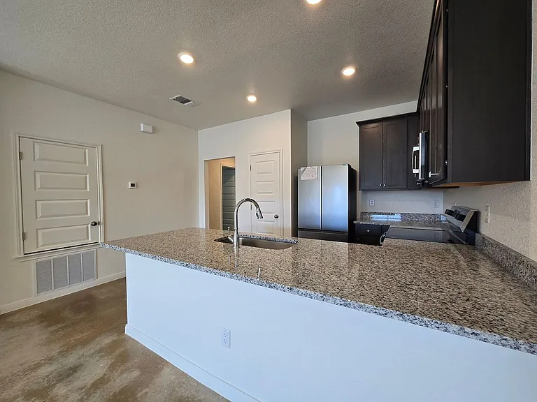 908 Cherry Laurel Ln #A/B — Photo 7