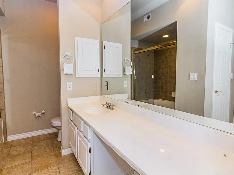 2400 McCue Rd #332 — Photo 9