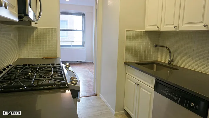 Rented by Citi Habitats | media 10