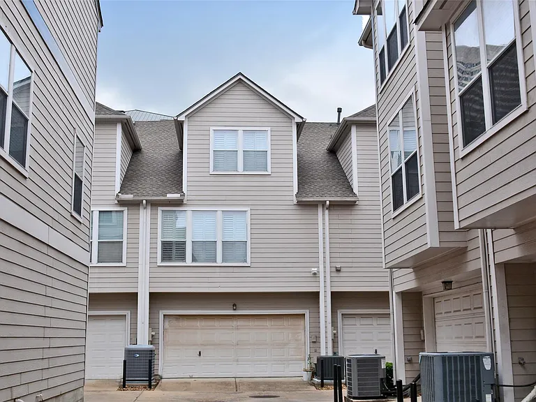 2905 W Dallas St — Photo 12