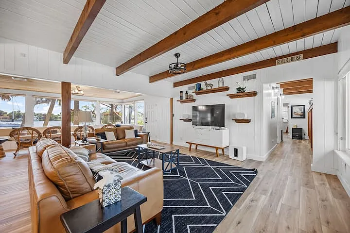 11560 Dragon Point Dr — Photo 2