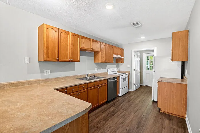 15119 Deer Creek Dr #B — Photo 10